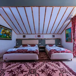 Hotel Oda's, Sarandë