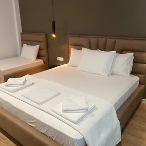 Hotel Augusto, Sarandë